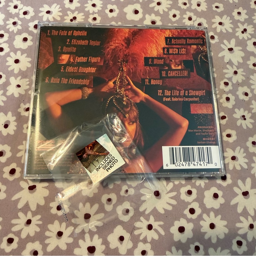 Signed Taylor Swift the life of a showgirl tloas cd photo 2 - Picture 4 of 5